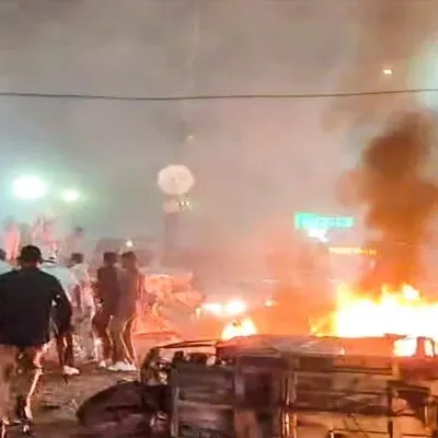 💣लाल किले के पास भीषण धमाका, कई मौतें 😱 - ShareChat