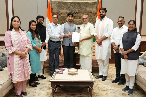 उपराष्ट्रपति सीपी राधाकृष्णन से मिला ABVP प्रतिनिधिमंडल, PU हॉस्टल विस्तार और सीनेट में छात्रों के प्रतिनिधित्व की मांग उपराष्ट्रपति सीपी राधाकृष्णन से मिला ABVP प्रतिनिधिमंडल, PU हॉस्टल विस्तार और सीनेट में छात्रों के प्रतिनिधित्व की मांग
