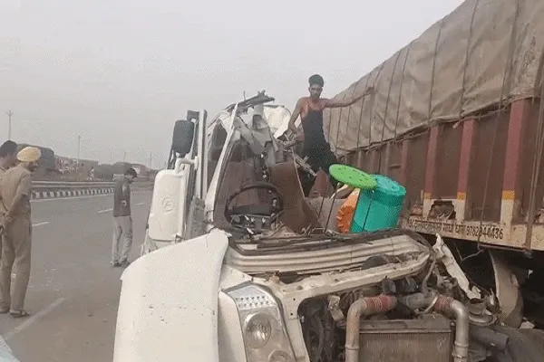 बठिंडा में भीषण सड़क हादसा : अमरनाथ यात्रियों से भरा टेंपो ट्रैवलर ट्राला से टकराया, 4 की मौत-8 घायल बठिंडा में भीषण सड़क हादसा : अमरनाथ यात्रियों से भरा टेंपो ट्रैवलर ट्राला से टकराया, 4 की मौत-8 घायल
