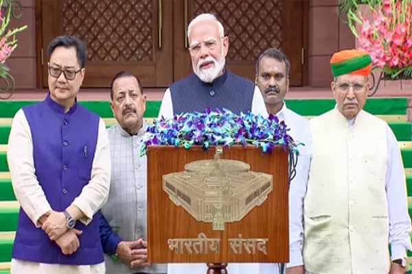 प्रधानमंत्री मोदी बोले- ‘जहां तथ्य और तर्क होते हैं, वहां तूफान के लिए जगह नहीं होती’ प्रधानमंत्री मोदी बोले- ‘जहां तथ्य और तर्क होते हैं, वहां तूफान के लिए जगह नहीं होती’