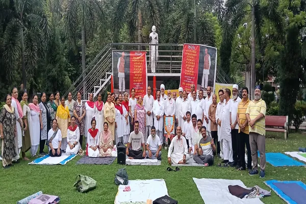 भारतीय योग संस्थान के संस्थापक स्व. प्रकाश लाल की 17वीं पुण्यतिथि पर श्रद्धांजलि सभा भारतीय योग संस्थान के संस्थापक स्व. प्रकाश लाल की 17वीं पुण्यतिथि पर श्रद्धांजलि सभा