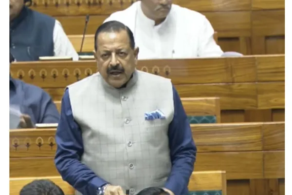 लोकसभा में जितेंद्र सिंह ने पेश किया पेपर लीक विरोधी बिल, स्पीकर बोले- ‘ये सुधार का प्रथम कदम’ लोकसभा में जितेंद्र सिंह ने पेश किया पेपर लीक विरोधी बिल, स्पीकर बोले- ‘ये सुधार का प्रथम कदम’
