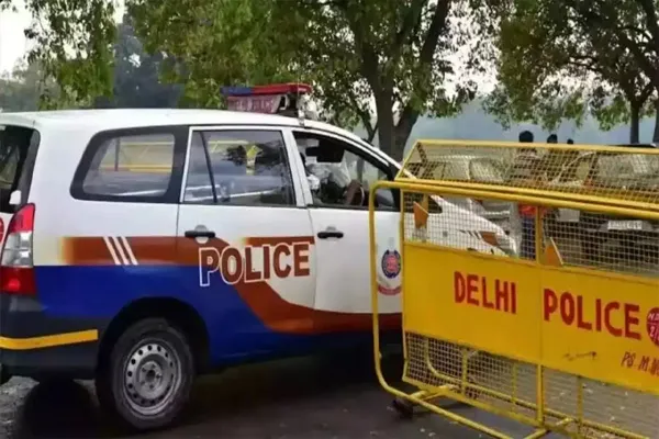 ऐप से मेड बुलाना पड़ा भारी, 55 साल के बुजुर्ग पर लगाया रेप का झूठा आरोप; बेटे की होशियारी ने फेरा मंसूबों पर पानी ऐप से मेड बुलाना पड़ा भारी, 55 साल के बुजुर्ग पर लगाया रेप का झूठा आरोप; बेटे की होशियारी ने फेरा मंसूबों पर पानी