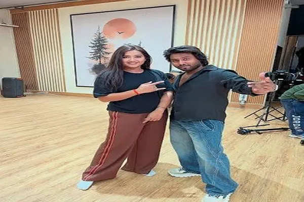 पहली बार एक साथ आए भोजपुरी सिनेमा के बड़े सितारे, ‘भोजपुरी बवाल’ में दिखेगी स्टार्स की असली कहानी पहली बार एक साथ आए भोजपुरी सिनेमा के बड़े सितारे, ‘भोजपुरी बवाल’ में दिखेगी स्टार्स की असली कहानी