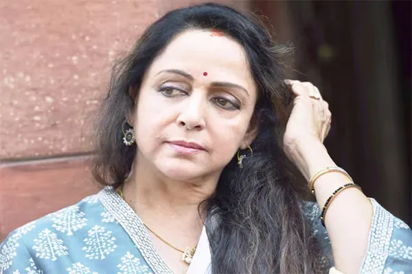 हेमा मालिनी ने बताया सफलता का मंत्र, बोलीं- ‘भरतनाट्यम ने सिखाया अनुशासन और पूरी लगन से काम करना’ हेमा मालिनी ने बताया सफलता का मंत्र, बोलीं- ‘भरतनाट्यम ने सिखाया अनुशासन और पूरी लगन से काम करना’
