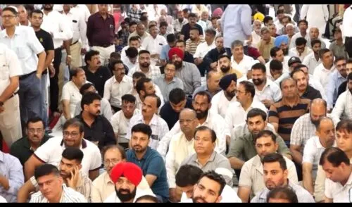 मेयर विनीत धीर की माता जी आशा धीर नम आंखों से सैकड़ों लोगों ने अर्पित की श्रद्धांजलि