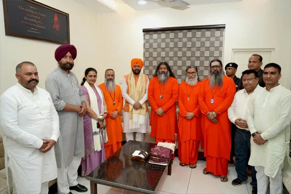 हरियाणा के मुख्यमंत्री नायब सिंह सैनी ने दिव्य ज्योति जाग्रति संस्थान में प्राप्त किया आशीर्वाद हरियाणा के मुख्यमंत्री नायब सिंह सैनी ने दिव्य ज्योति जाग्रति संस्थान में प्राप्त किया आशीर्वाद