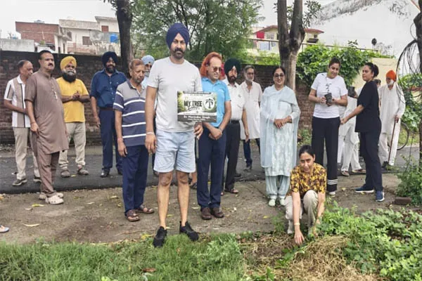 जालंधर में 17वें अंतर्राष्ट्रीय ‘माय ट्री’ दिवस पर लगाए गए 101 पौधे जालंधर में 17वें अंतर्राष्ट्रीय ‘माय ट्री’ दिवस पर लगाए गए 101 पौधे
