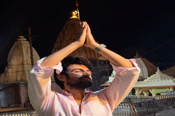 नेशनल अवॉर्ड जीतने के बाद महाकाल के दरबार पहुंचे कार्तिक, नंदी हॉल में ध्यानमग्न दिखे अभिनेता नेशनल अवॉर्ड जीतने के बाद महाकाल के दरबार पहुंचे कार्तिक, नंदी हॉल में ध्यानमग्न दिखे अभिनेता