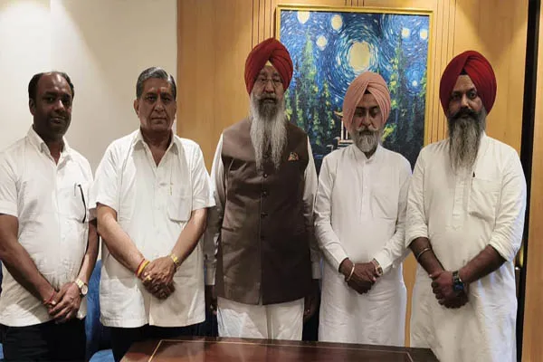 घग्गर की बाढ़ को लेकर मान सरकार पर तीखा हमला, लालपुरा बोले- ‘लोग हर साल डूबते हैं, किसान बर्बाद होते हैं और सरकार सिर्फ दावे करती है’ घग्गर की बाढ़ को लेकर मान सरकार पर तीखा हमला, लालपुरा बोले- ‘लोग हर साल डूबते हैं, किसान बर्बाद होते हैं और सरकार सिर्फ दावे करती है’