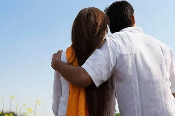 अजब प्रेम की गजब कहानी! 5 बच्चों की मां को हुआ 3 बच्चों के पिता से इश्क, जेवर-कैश समेट हुई फुर्र अजब प्रेम की गजब कहानी! 5 बच्चों की मां को हुआ 3 बच्चों के पिता से इश्क, जेवर-कैश समेट हुई फुर्र