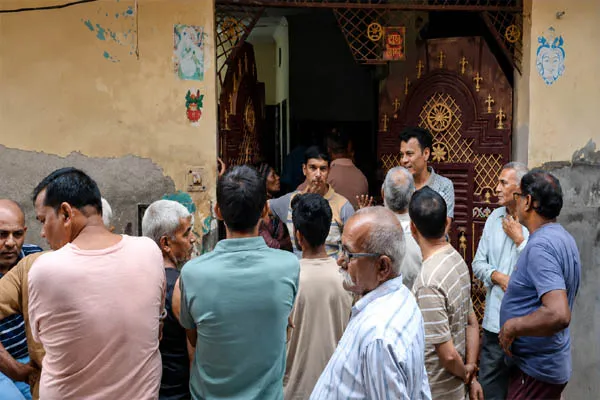 बेरोजगार बेटों ने पार की हैवानियत की हदें, मामूली विवाद में कर दिया बुजुर्ग माता-पिता का बेरहमी से कत्ल बेरोजगार बेटों ने पार की हैवानियत की हदें, मामूली विवाद में कर दिया बुजुर्ग माता-पिता का बेरहमी से कत्ल