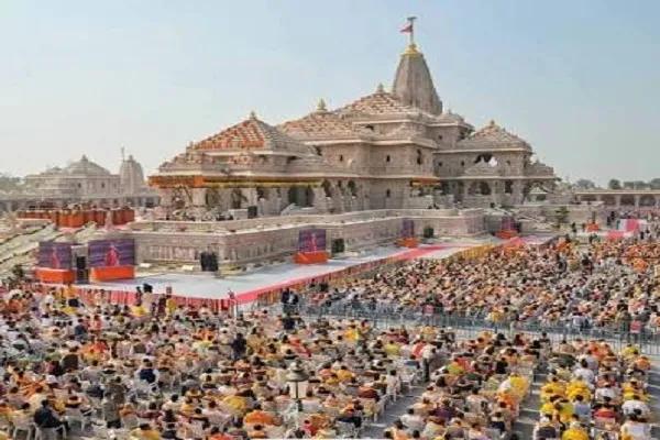 राम मंदिर चढ़ावा चोरी मामला : आरोपियों के घरों पर बुलडोजर चलाने की तैयारी, ट्रस्ट में बढ़ी अंदरूनी कलह राम मंदिर चढ़ावा चोरी मामला : आरोपियों के घरों पर बुलडोजर चलाने की तैयारी, ट्रस्ट में बढ़ी अंदरूनी कलह