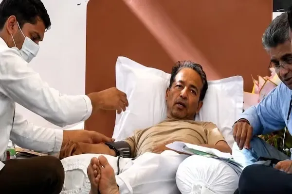 अनशन के बीच सोनम वांगचुक की हालत स्थिर…हालांकि ब्लड शुगर कम; एम्स के डॉक्टरों ने दिया हेल्थ अपडेट अनशन के बीच सोनम वांगचुक की हालत स्थिर…हालांकि ब्लड शुगर कम; एम्स के डॉक्टरों ने दिया हेल्थ अपडेट