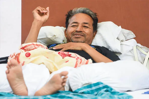 जेपी नड्डा से मुलाकात के बाद सोनम वांगचुक ने खत्म किया अनशन, रखीं ये 3 बड़ी मांगें जेपी नड्डा से मुलाकात के बाद सोनम वांगचुक ने खत्म किया अनशन, रखीं ये 3 बड़ी मांगें