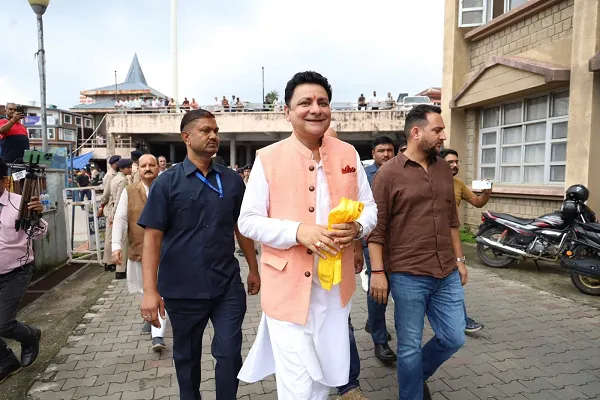 धर्मशाला से विधायक सुधीर शर्मा विजिलेंस कार्यालय में तलब , 2 घंटे पूछताछ में पूछे 30 प्रश्न धर्मशाला से विधायक सुधीर शर्मा विजिलेंस कार्यालय में तलब , 2 घंटे पूछताछ में पूछे 30 प्रश्न