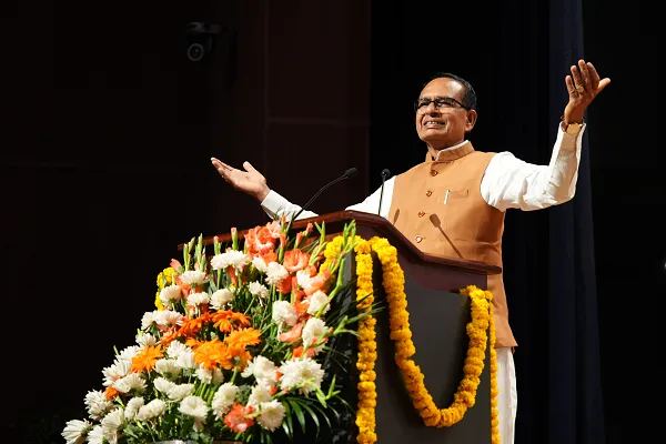 PM मोदी के ‘शक्ति की सप्तधारा’ संकल्प को साकार करने में जुटेगा कृषि और ग्रामीण विकास परिवार- शिवराज सिंह चौहान PM मोदी के ‘शक्ति की सप्तधारा’ संकल्प को साकार करने में जुटेगा कृषि और ग्रामीण विकास परिवार- शिवराज सिंह चौहान