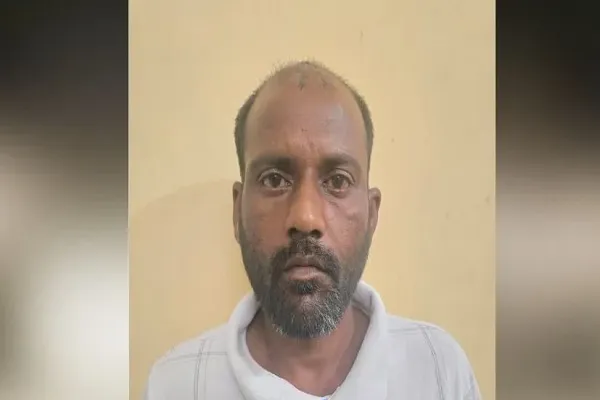 6 साल की मासूम की रेप के बाद हत्या के आरोपी का पुलिस ने किया एनकाउंटर, मुठभेड़ में लगी गोली 6 साल की मासूम की रेप के बाद हत्या के आरोपी का पुलिस ने किया एनकाउंटर, मुठभेड़ में लगी गोली