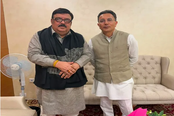 अमृतसर आईटी पार्क के शुभारंभ के लिए केंद्रीय मंत्री से मिले श्वेत मलिक अमृतसर आईटी पार्क के शुभारंभ के लिए केंद्रीय मंत्री से मिले श्वेत मलिक
