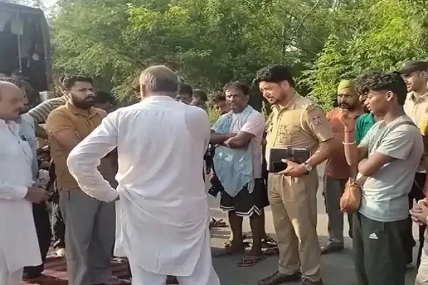 पंजाब में दर्दनाक हादसा : तेज रफ्तार कार ने कांवड़ियों को कुचला, 3 की मौके पर मौत-1 घायल पंजाब में दर्दनाक हादसा : तेज रफ्तार कार ने कांवड़ियों को कुचला, 3 की मौके पर मौत-1 घायल