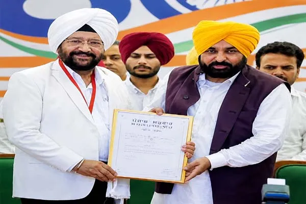 CM भगवंत मान ने डॉ. US घई को पंजाब राज्य पुरस्कार से किया सम्मानित