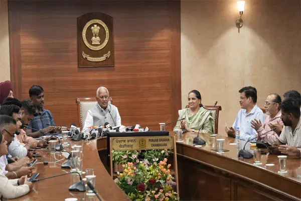 पंजाब में खनन कार्य पूरी तरह डिजिटल, बरिंदर कुमार गोयल द्वारा पंजाब माइनिंग मैनेजमेंट सिस्टम पोर्टल का शुभारंभ पंजाब में खनन कार्य पूरी तरह डिजिटल, बरिंदर कुमार गोयल द्वारा पंजाब माइनिंग मैनेजमेंट सिस्टम पोर्टल का शुभारंभ