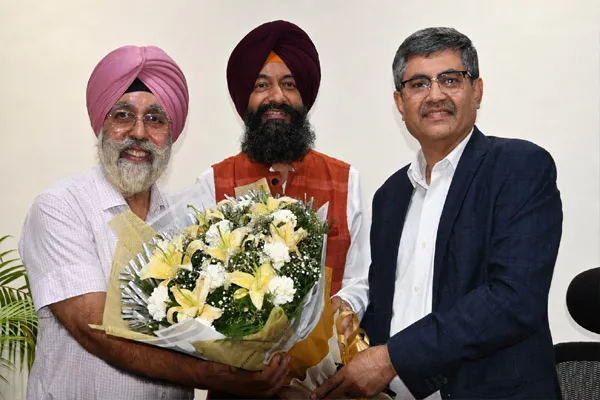 IK गुज़राल पंजाब टेक्निकल यूनिवर्सिटी के 21वें कुलपति के रूप में प्रो. अरविंद के.बंसल ने संभाला कार्यभार IK गुज़राल पंजाब टेक्निकल यूनिवर्सिटी के 21वें कुलपति के रूप में प्रो. अरविंद के.बंसल ने संभाला कार्यभार