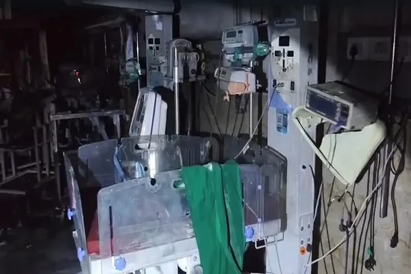 महिला अस्पताल के चाइल्ड वार्ड में लगी आग, 3 नवजातों की मौत; वेंटिलेटर फटने से हुआ हादसा
