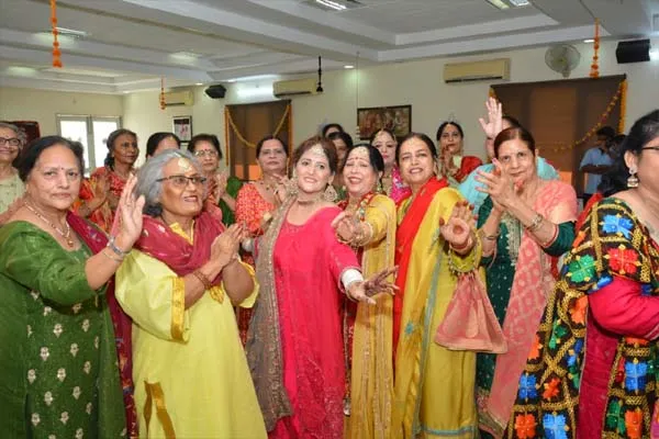 PSPCL के ऑफिसर क्लब में पारंपरिक रंगों के साथ मनाया गया तीज का त्योहार PSPCL के ऑफिसर क्लब में पारंपरिक रंगों के साथ मनाया गया तीज का त्योहार