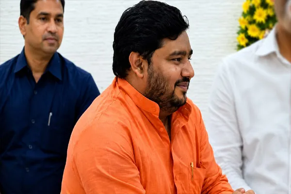 लखनऊ में हिंदूवादी नेता की हत्या, फॉर्च्यूनर में गोली मार नहर में फेंका शव; ड्राइवर की भूमिका पर गहराया शक लखनऊ में हिंदूवादी नेता की हत्या, फॉर्च्यूनर में गोली मार नहर में फेंका शव; ड्राइवर की भूमिका पर गहराया शक
