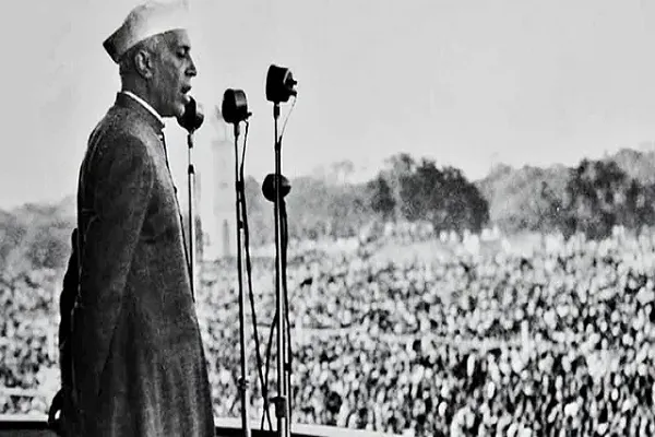 आधी रात को आजाद हुआ था भारत, स्वतंत्रता दिवस के मौके जानिए आजादी की पूरी दास्तां आधी रात को आजाद हुआ था भारत, स्वतंत्रता दिवस के मौके जानिए आजादी की पूरी दास्तां