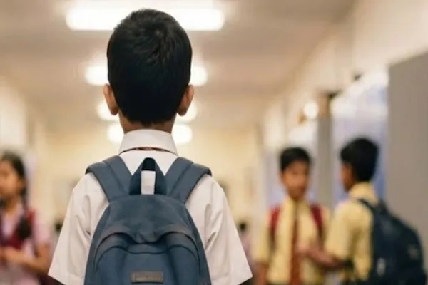 दिल्ली के प्ले स्कूल में 3 साल के मासूम से दरिंदगी, कुर्सी से बांधकर पीटा और लातें मारीं, CCTV दिखाने के वसूले 1500 रुपए दिल्ली के प्ले स्कूल में 3 साल के मासूम से दरिंदगी, कुर्सी से बांधकर पीटा और लातें मारीं, CCTV दिखाने के वसूले 1500 रुपए