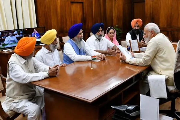 क्या पंजाब में फिर से होने जा रहा है अकाली-BJP गठबंधन?, चुनाव से पहले PM मोदी से सुखबीर बादल ने की खास मुलाकात क्या पंजाब में फिर से होने जा रहा है अकाली-BJP गठबंधन?, चुनाव से पहले PM मोदी से सुखबीर बादल ने की खास मुलाकात