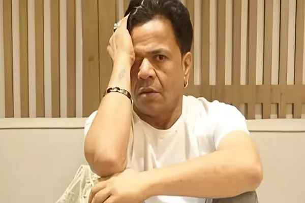राजपाल यादव की मुश्किलें बढ़ीं, 16 करोड़ के कर्ज की वसूली के लिए बैंक ने संपत्तियों पर चिपकाया नोटिस राजपाल यादव की मुश्किलें बढ़ीं, 16 करोड़ के कर्ज की वसूली के लिए बैंक ने संपत्तियों पर चिपकाया नोटिस