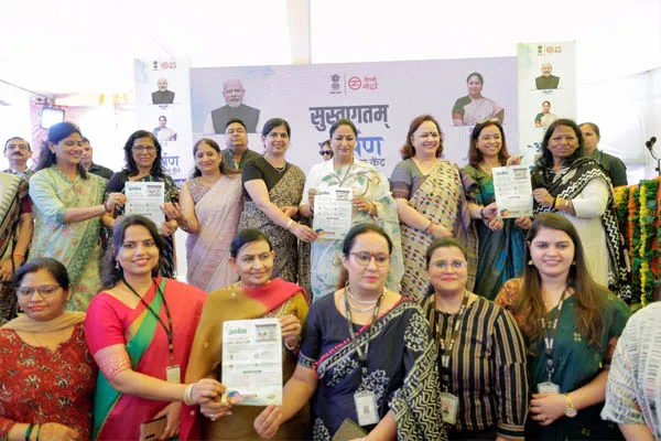 CM रेखा गुप्ता ने पंजाबी बाग वेस्ट मेट्रो स्टेशन पर ‘अर्पण केंद्र’ का किया शुभारंभ CM रेखा गुप्ता ने पंजाबी बाग वेस्ट मेट्रो स्टेशन पर ‘अर्पण केंद्र’ का किया शुभारंभ