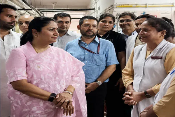 CM रेखा गुप्ता ने लाल बहादुर शास्त्री अस्पताल का किया औचक निरीक्षण, स्वास्थ्य सेवाओं का लिया जायजा CM रेखा गुप्ता ने लाल बहादुर शास्त्री अस्पताल का किया औचक निरीक्षण, स्वास्थ्य सेवाओं का लिया जायजा