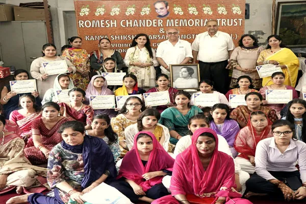 स्व. सुदर्शन चोपड़ा की स्मृति में आरसीएमटी कौशल प्रशिक्षण केंद्र में कार्यक्रम