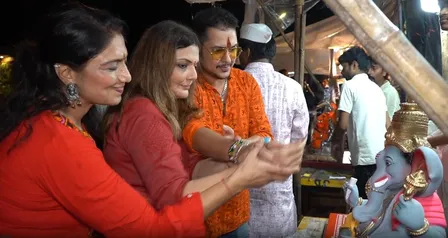 बप्पा के आगमन से झूम उठी टीवी इंडस्ट्री, देबीना से दीपशिखा नागपाल तक घर लाईं गणपति बप्पा के आगमन से झूम उठी टीवी इंडस्ट्री, देबीना से दीपशिखा नागपाल तक घर लाईं गणपति