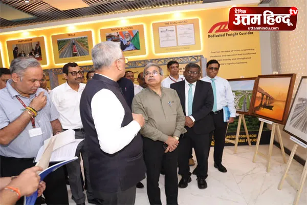 सीआरबी एवं सीईओ, रेलवे बोर्ड ने डीएफसीसीआईएल कॉरपोरेट ऑफिस का दौरा किया सीआरबी एवं सीईओ, रेलवे बोर्ड ने डीएफसीसीआईएल कॉरपोरेट ऑफिस का दौरा किया