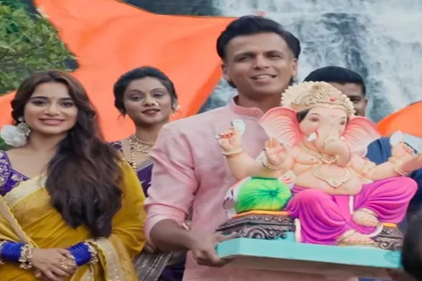 गणेश चतुर्थी के मौके पर अभिजीत सावंत ने रिलीज किया ‘गण धाव रे’ गाना, बेटियों ने भी दी आवाज गणेश चतुर्थी के मौके पर अभिजीत सावंत ने रिलीज किया ‘गण धाव रे’ गाना, बेटियों ने भी दी आवाज