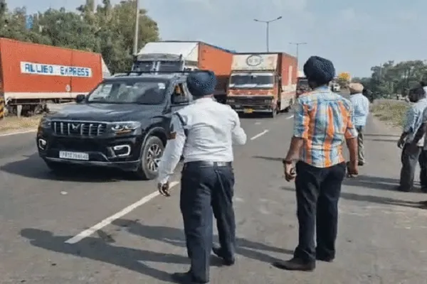 डा. अंबेडकर प्रतिमा अपमान के विरोध में आज जालंधर बंद, बाजार और सरकारी दफ्तर बंद कराने का ऐलान डा. अंबेडकर प्रतिमा अपमान के विरोध में आज जालंधर बंद, बाजार और सरकारी दफ्तर बंद कराने का ऐलान