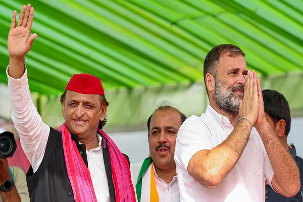 यूपी चुनाव से पहले सपा-कांग्रेस में सीट बंटवारे की रणनीति तय, 2017 के फॉर्मूले पर बन सकती है सहमति यूपी चुनाव से पहले सपा-कांग्रेस में सीट बंटवारे की रणनीति तय, 2017 के फॉर्मूले पर बन सकती है सहमति
