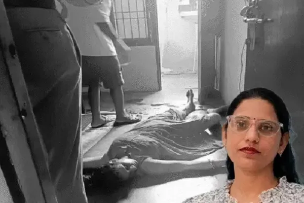 चाकू मारकर महिला की हत्या, घर में फर्श पर खून से लथपथ लाश मिली, पति पर भी हमले की कोशिश चाकू मारकर महिला की हत्या, घर में फर्श पर खून से लथपथ लाश मिली, पति पर भी हमले की कोशिश