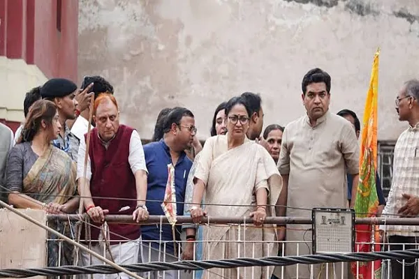 सत्य निकेतन हादसे के बाद CM रेखा गुप्ता का ‘एक्शन मोड’, 5वीं मंजिल वाले सभी भवनों को सील करने का निर्देश सत्य निकेतन हादसे के बाद CM रेखा गुप्ता का ‘एक्शन मोड’, 5वीं मंजिल वाले सभी भवनों को सील करने का निर्देश