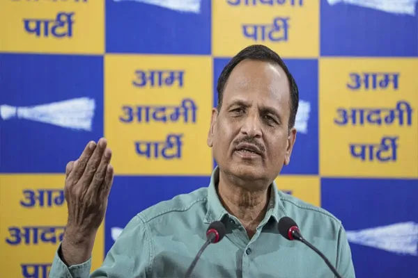 सत्येंद्र जैन को कोर्ट से मिली जमानत, जल बोर्ड टेंडर घोटाले में हुई थी गिरफ्तारी सत्येंद्र जैन को कोर्ट से मिली जमानत, जल बोर्ड टेंडर घोटाले में हुई थी गिरफ्तारी